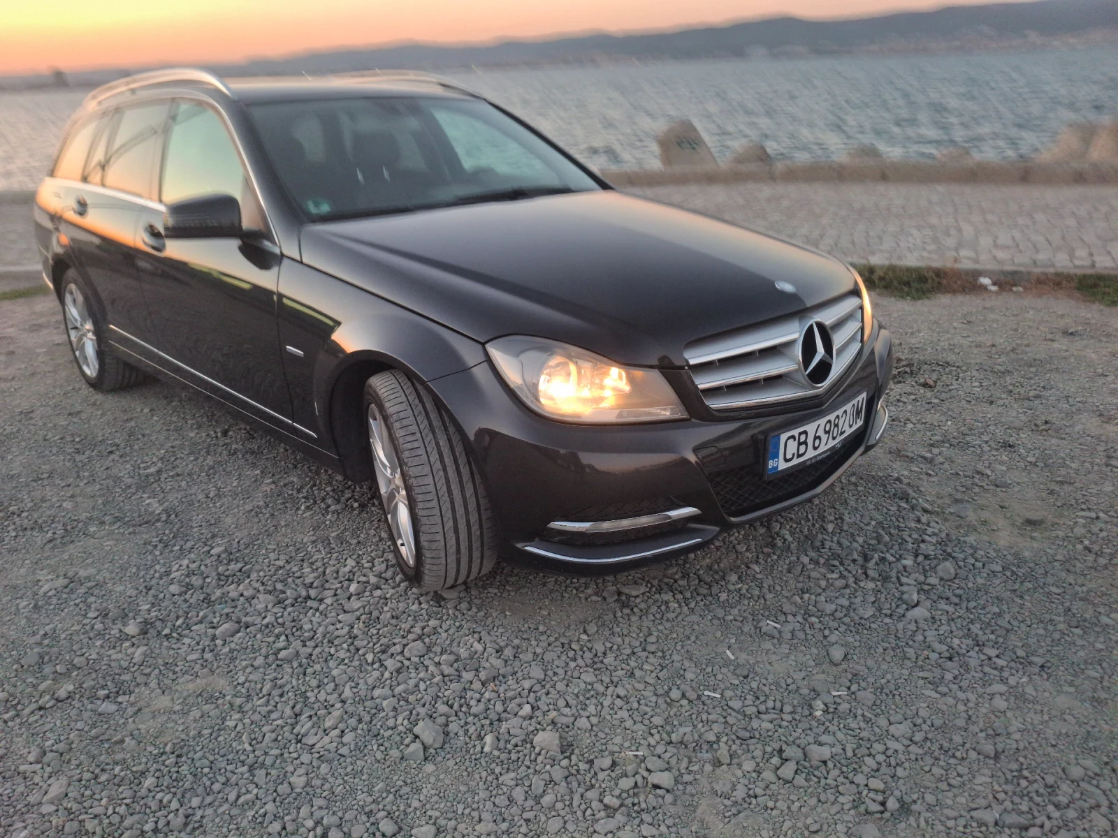 Mercedes-Benz 220 Нов внос, снимка 12 - Автомобили и джипове - 55892330