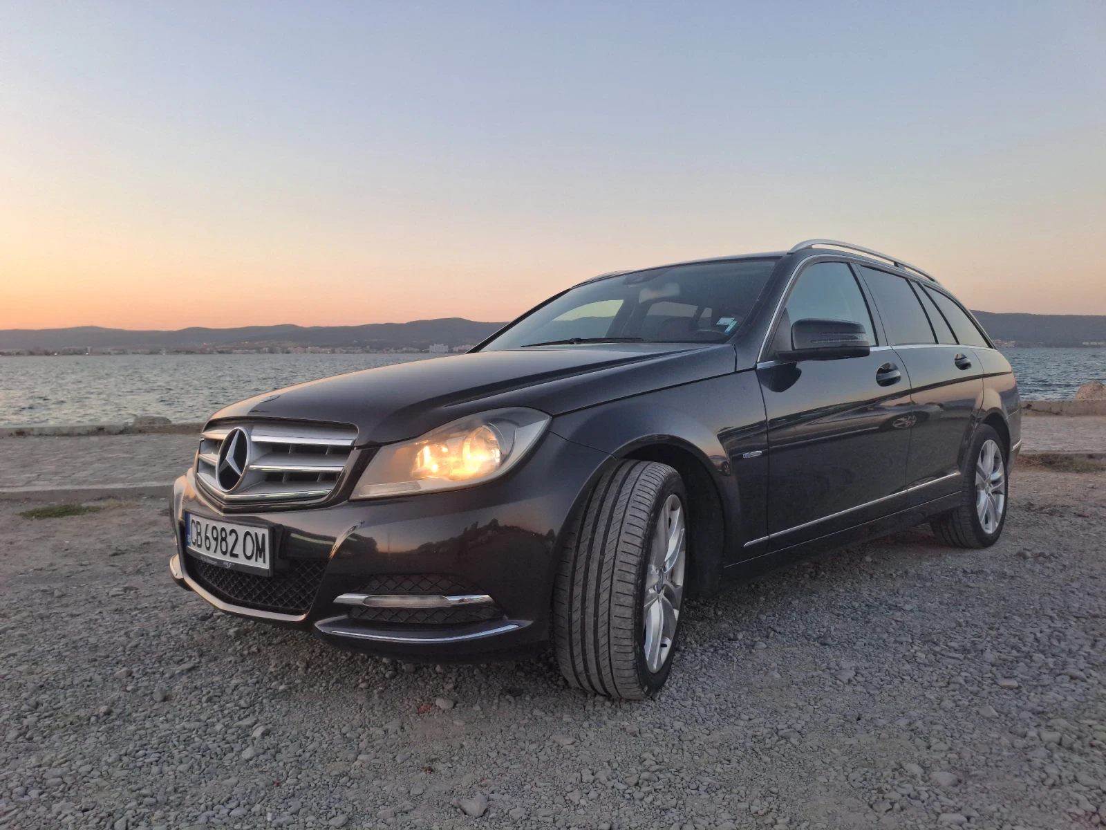 Mercedes-Benz 220 Нов внос, снимка 15 - Автомобили и джипове - 55892330