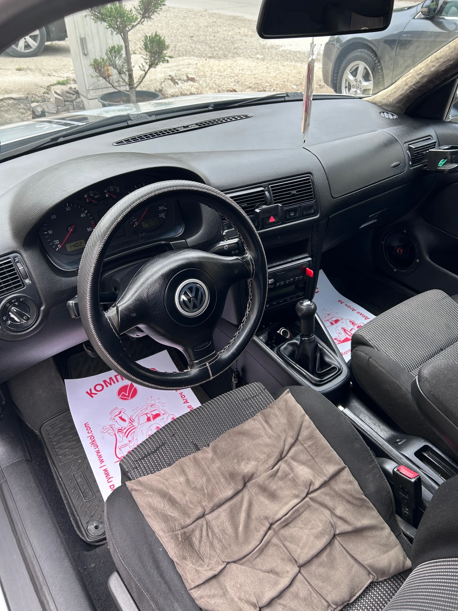 VW Golf 1.9, снимка 5 - Автомобили и джипове - 56552232