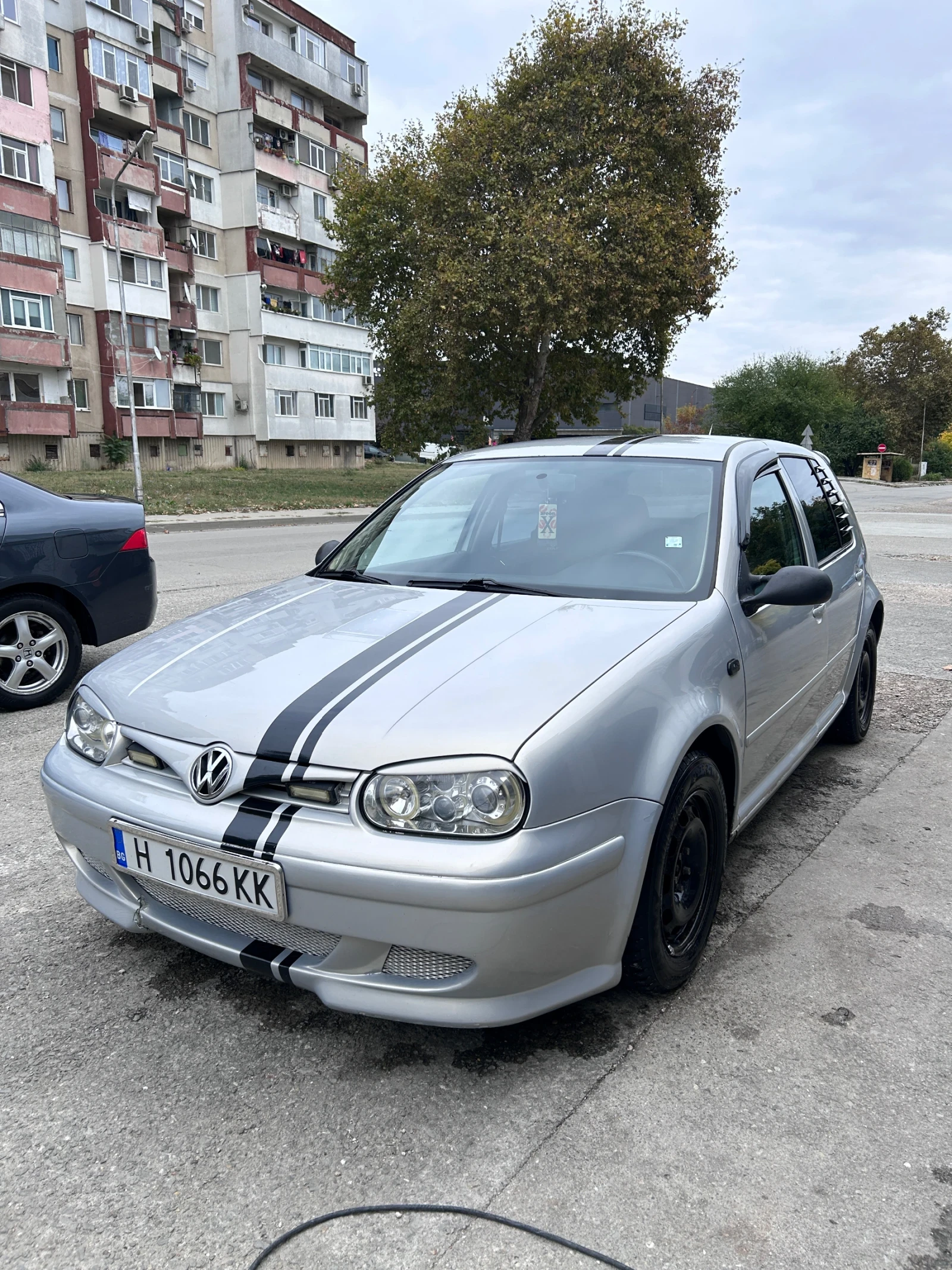 VW Golf 1.9, снимка 2 - Автомобили и джипове - 56552232