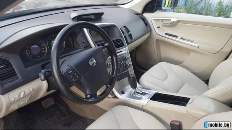 Volvo XC60, снимка 4 - Автомобили и джипове - 52510980