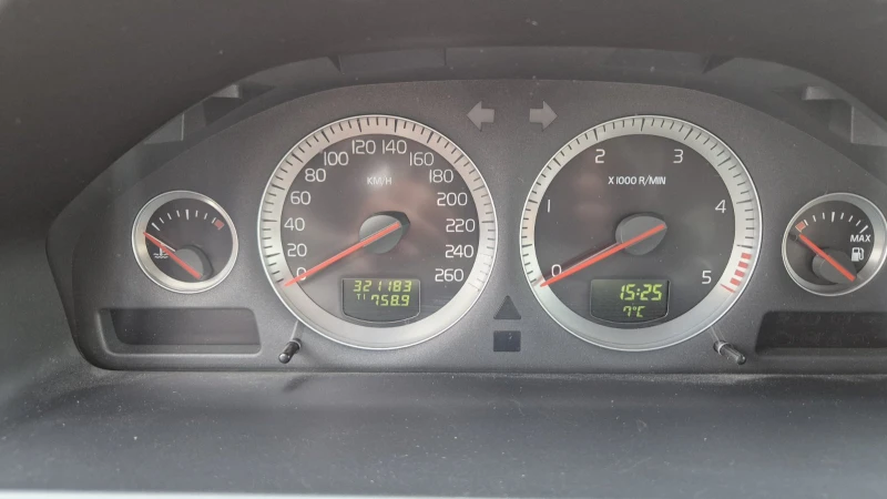 Volvo Xc90 2.4 D5, снимка 10 - Автомобили и джипове - 51926785