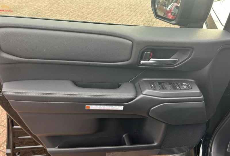 Toyota Land cruiser 250 2.8D EXECUTIVE 360 CAMERA LED KEYLESS, снимка 6 - Автомобили и джипове - 52003200