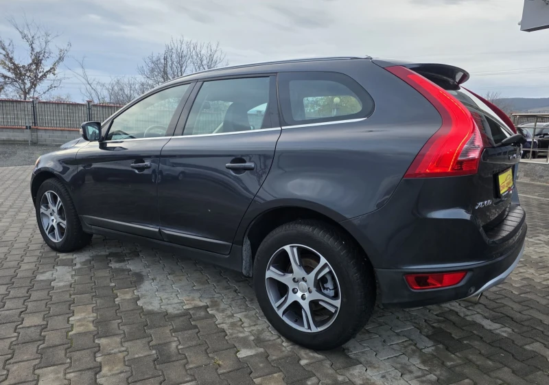 Volvo XC60 2.4D AWD, снимка 4 - Автомобили и джипове - 52473565