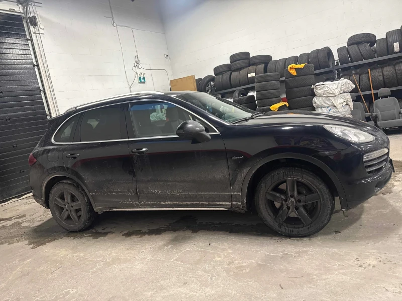 Porsche Cayenne 3.0 DIESEL * * CARFAX * * АВТО КРЕДИТ * * , снимка 3 - Автомобили и джипове - 53055080