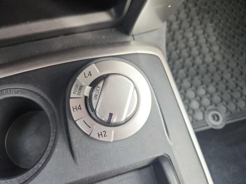 Toyota 4runner * 4WD * CARFAX * , снимка 11 - Автомобили и джипове - 53415337