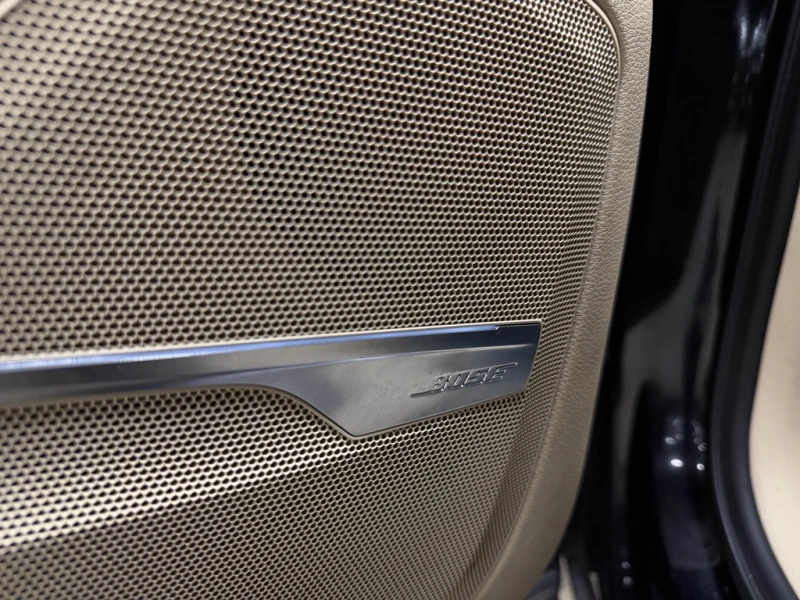 Audi Q7 55tfsi * Technik * Фиксирана цена до БГ * CARFAX *, снимка 16 - Автомобили и джипове - 53417576