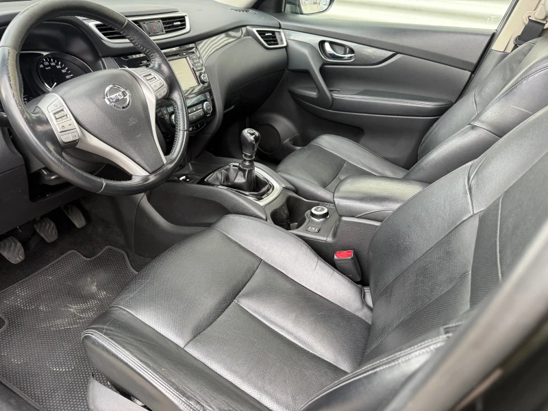 Nissan X-trail 4x4+ Панорама+ Теглич+ Камера+ Подгрев+ 7места, снимка 12 - Автомобили и джипове - 53505123