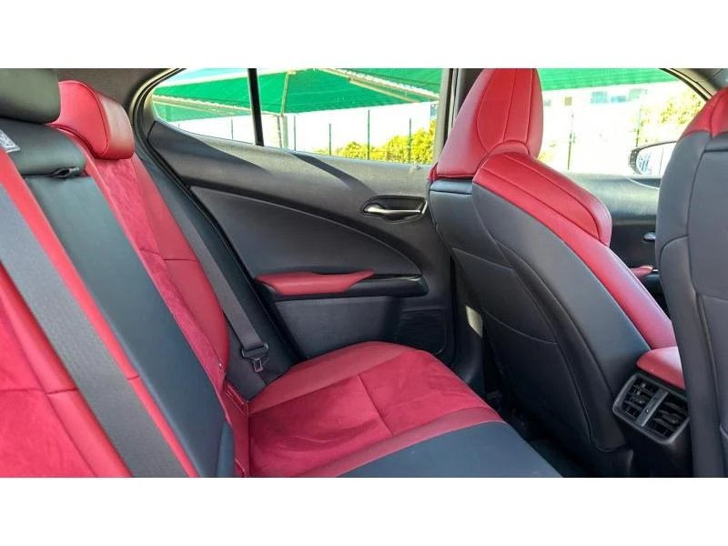 Lexus UX, снимка 7 - Автомобили и джипове - 47496053