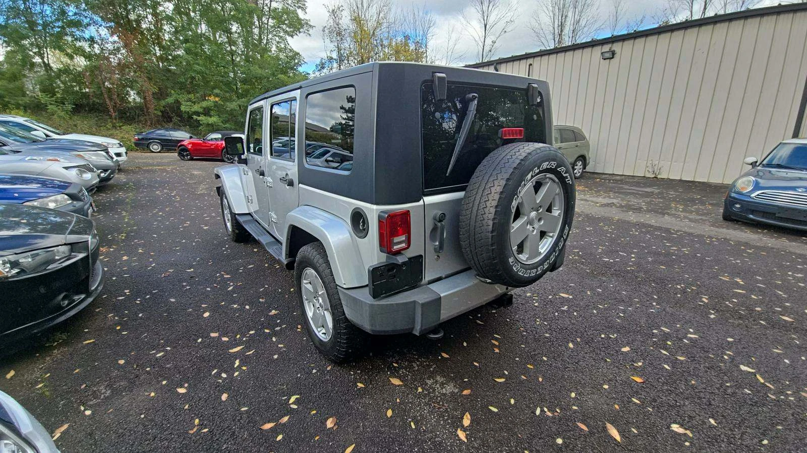 Jeep Wrangler Unlimited Sahara Автоматик - изображение 2