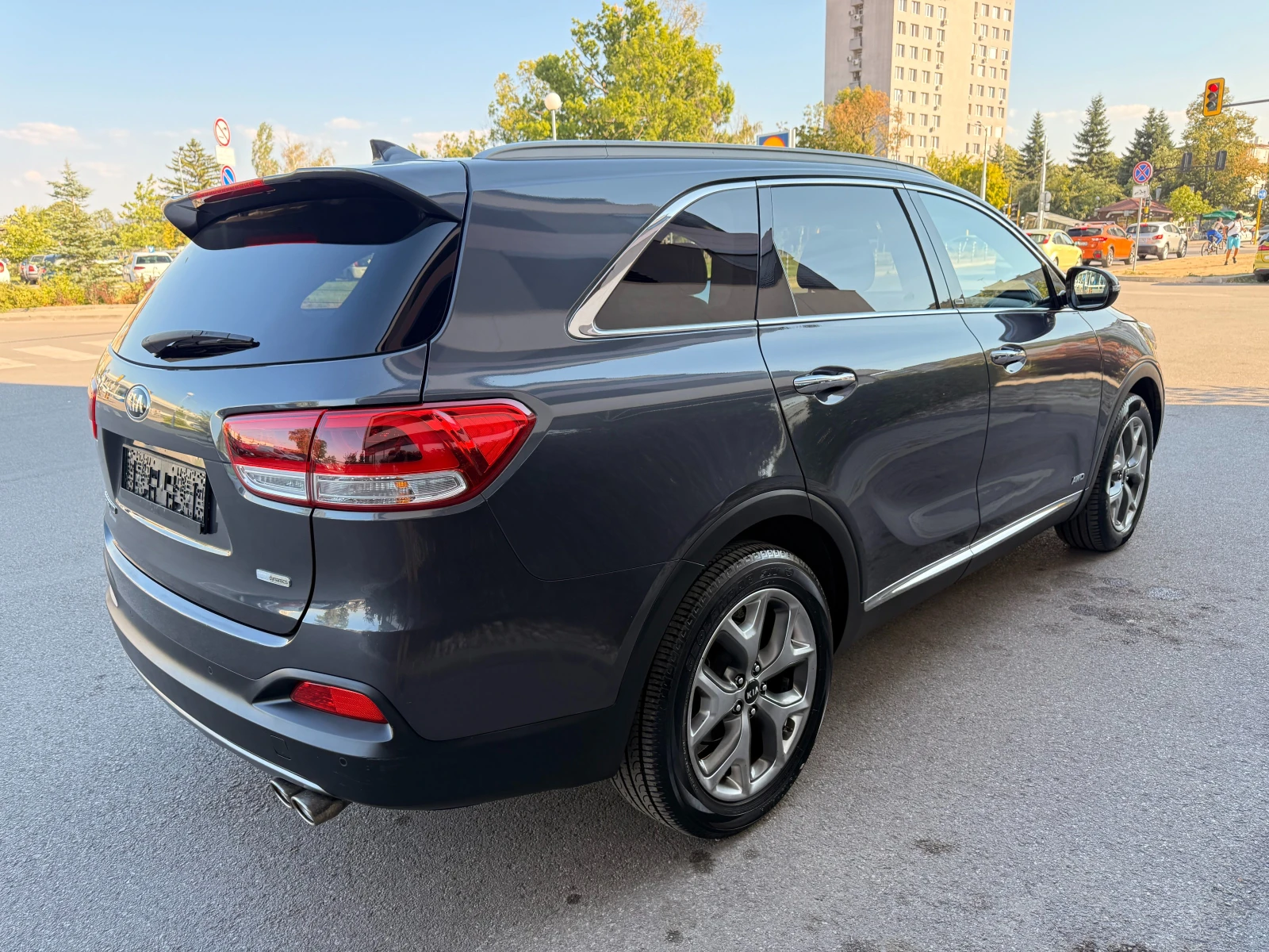 Kia Sorento 2.2 CRDI* 4WD* REBEL* FULL*  - изображение 4