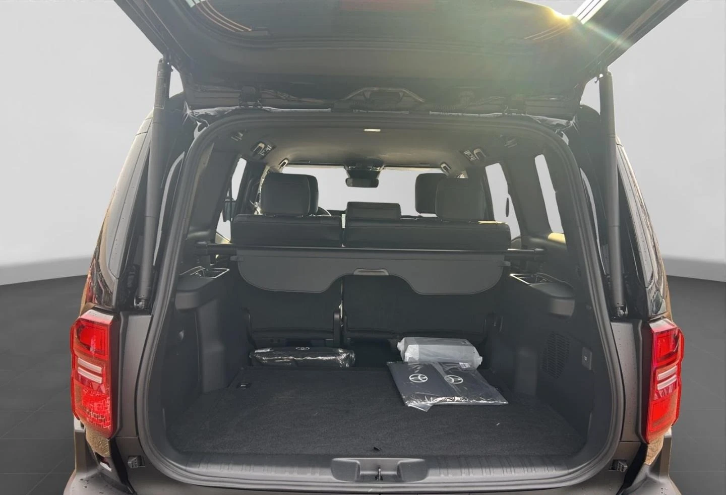 Toyota Land cruiser 250 2.8D EXECUTIVE 360 CAMERA LED KEYLESS | Mobile.bg   12