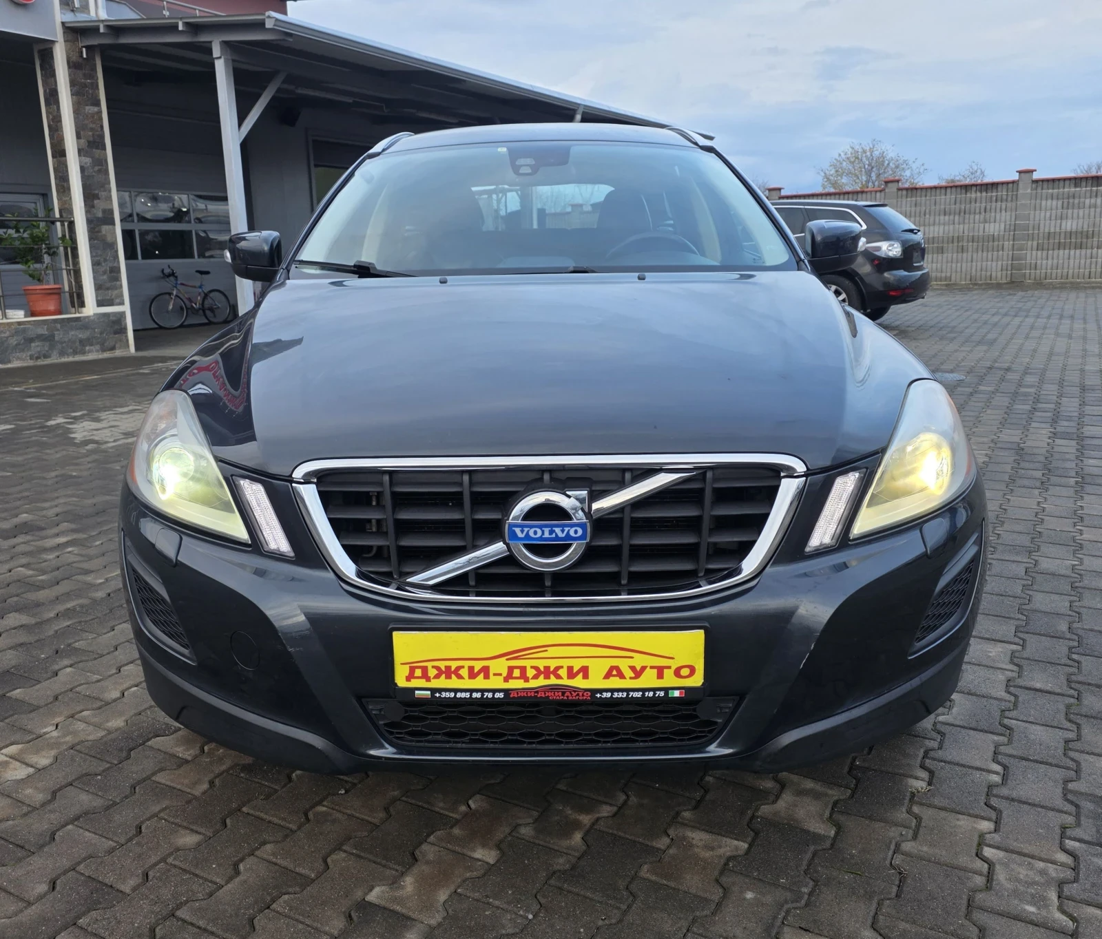 Volvo XC60 2.4D AWD - изображение 2