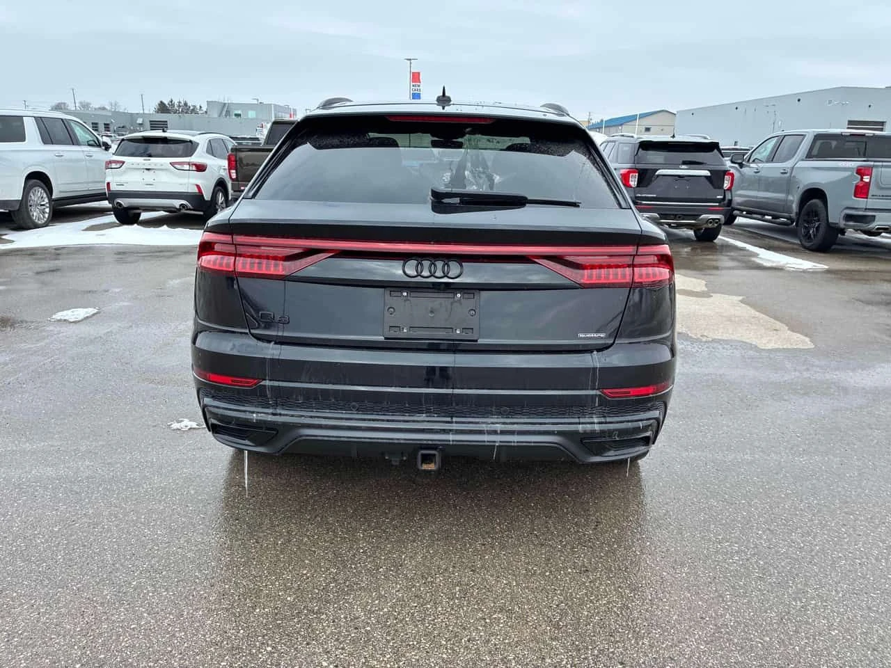 Audi Q8 Technik/CARFAX/ОБДУХВАНЕ/360 CAM/PANO, снимка 5 - Автомобили и джипове - 53906848