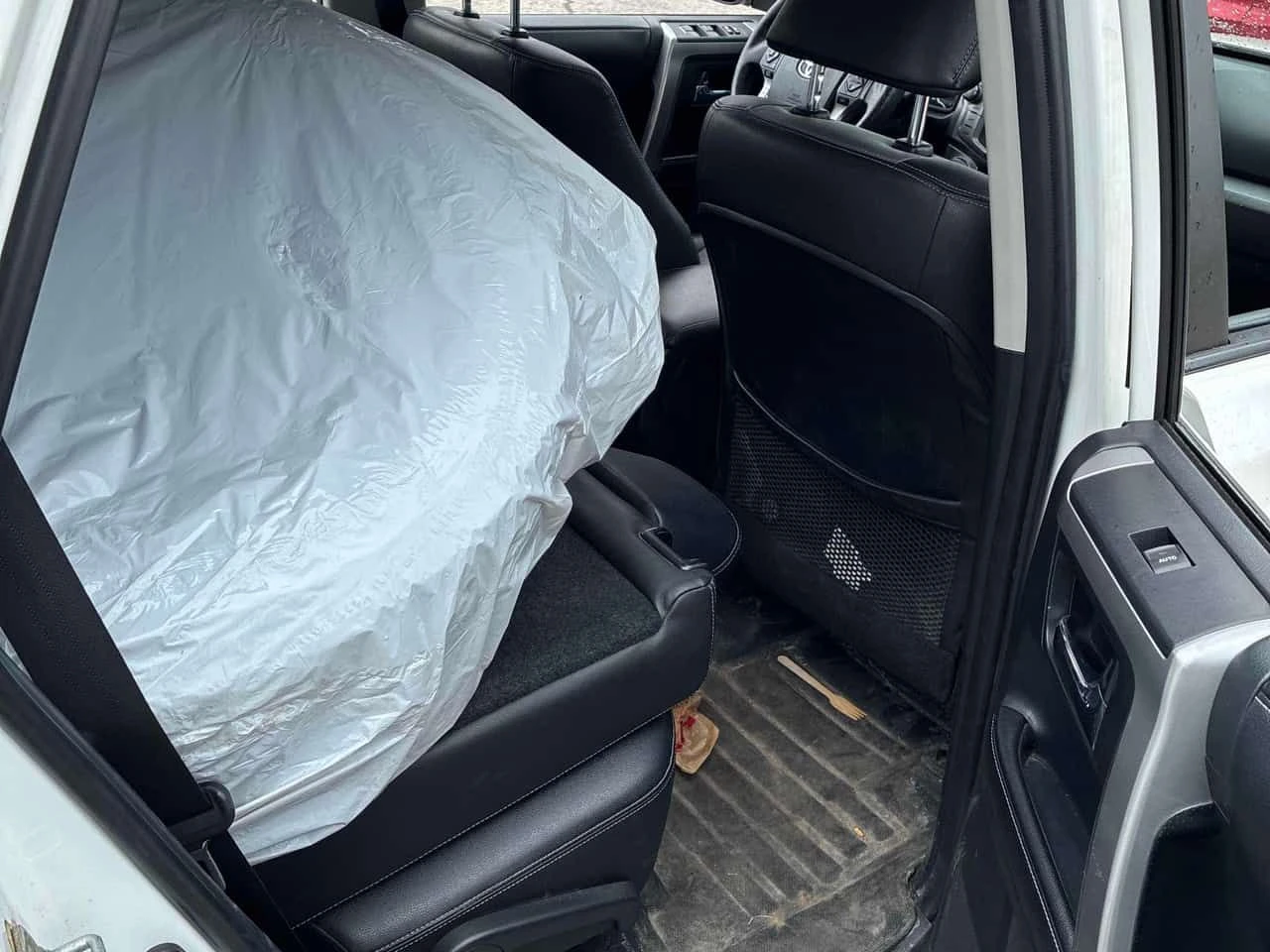 Toyota 4runner  4WD 4dr V6 SR5 | CARFAX | , снимка 11 - Автомобили и джипове - 54369531