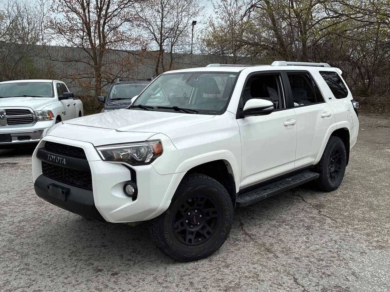 Toyota 4runner  4WD 4dr V6 SR5 | CARFAX | 