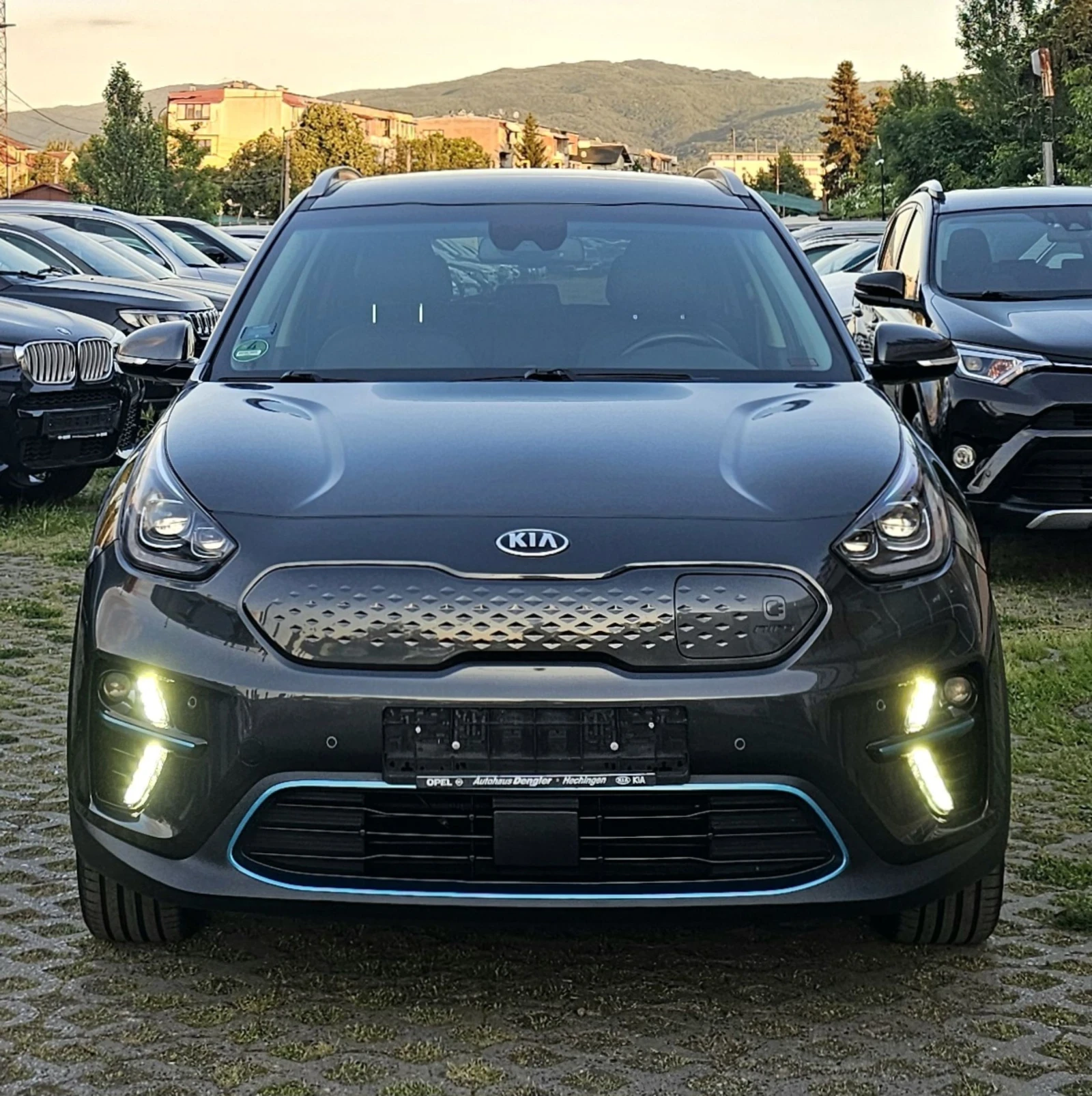 Kia Niro 64kWh Spirit Plus 99, 7 SOH JBL Термопомпа Keyless, снимка 2 - Автомобили и джипове - 54732884