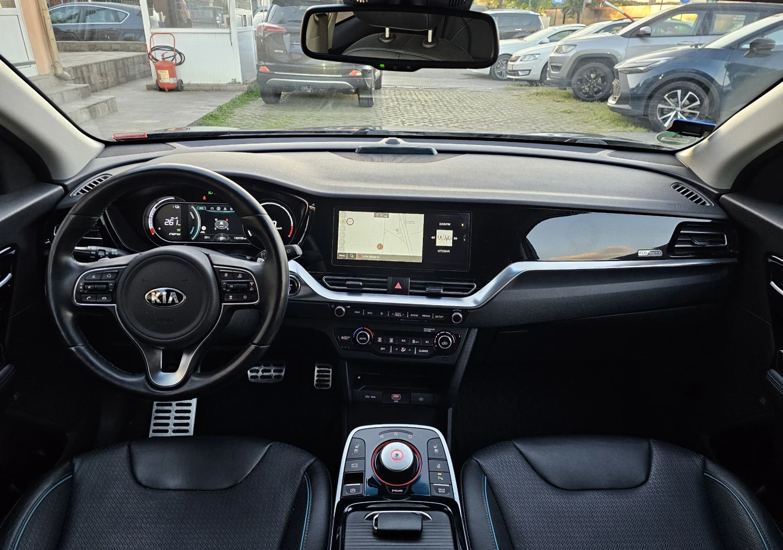 Kia Niro 64kWh Spirit Plus 99, 7 SOH JBL Термопомпа Keyless, снимка 11 - Автомобили и джипове - 54732884