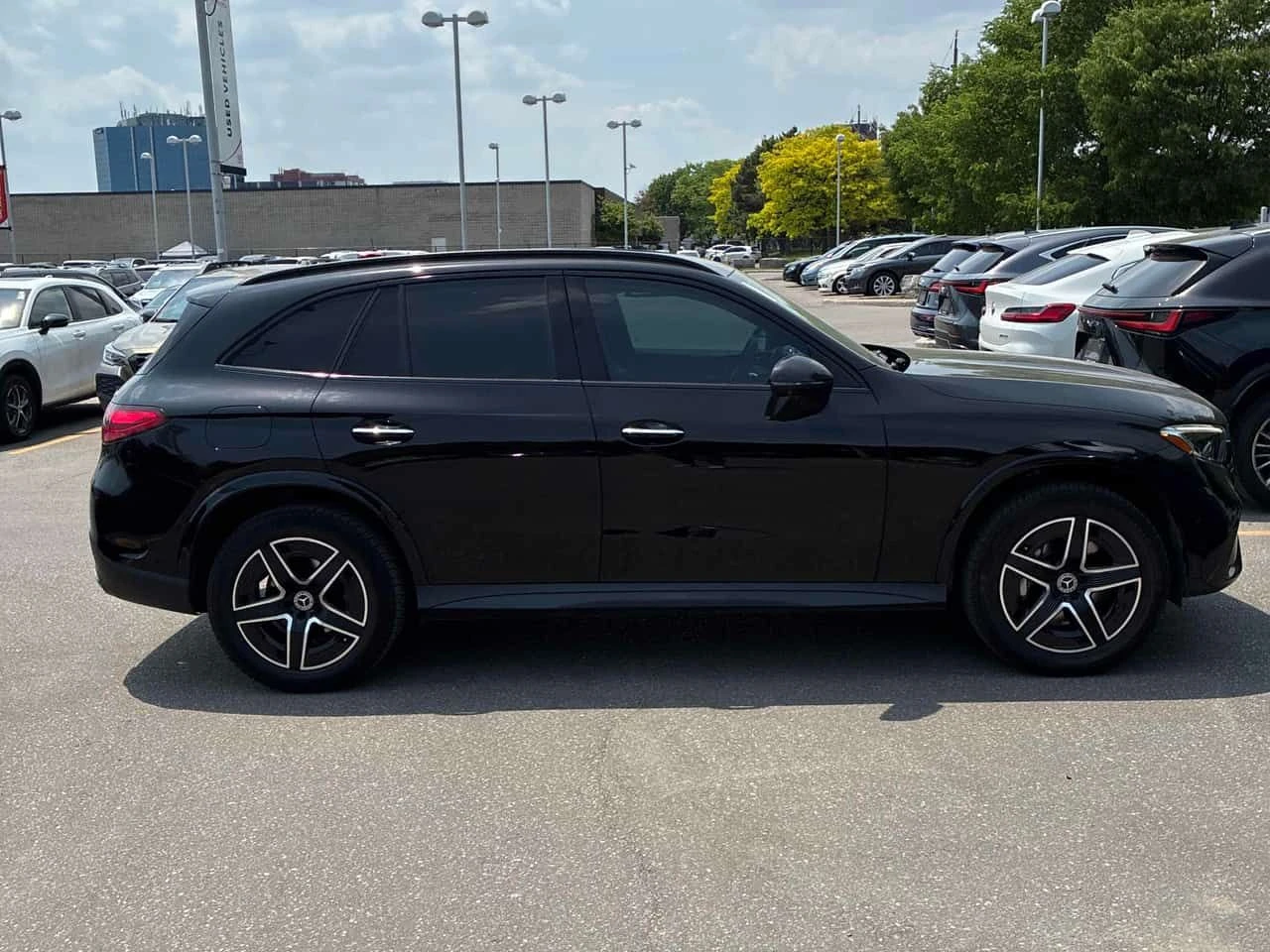 Mercedes-Benz GLC 300 4MATIC/360/ПАНОРАМА/ПОДГРЕВИ/ВТОРИ ГУМИ, снимка 4 - Автомобили и джипове - 55111652