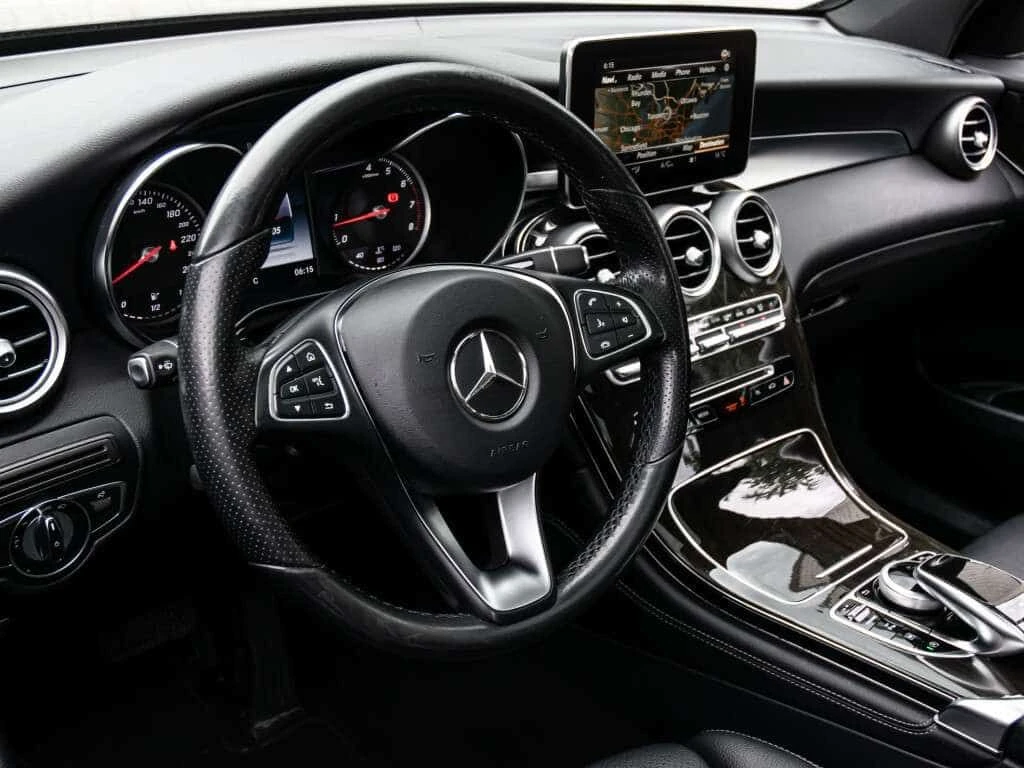 Mercedes-Benz GLC 300 | AMG| NAV| PANOROOF| B.SPOT| GOOD SERVICE , снимка 7 - Автомобили и джипове - 55461043