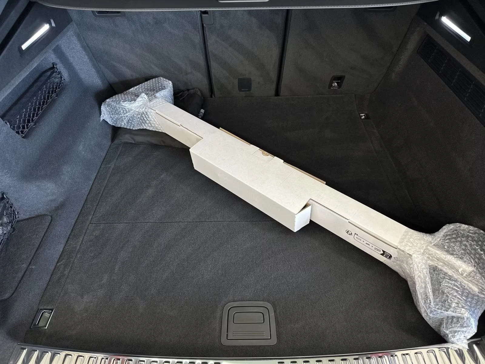 Audi RSQ8 FACELIFT / BLACK OPTIC / MATRIX / HUD / B&O / 360/, снимка 13 - Автомобили и джипове - 56019541