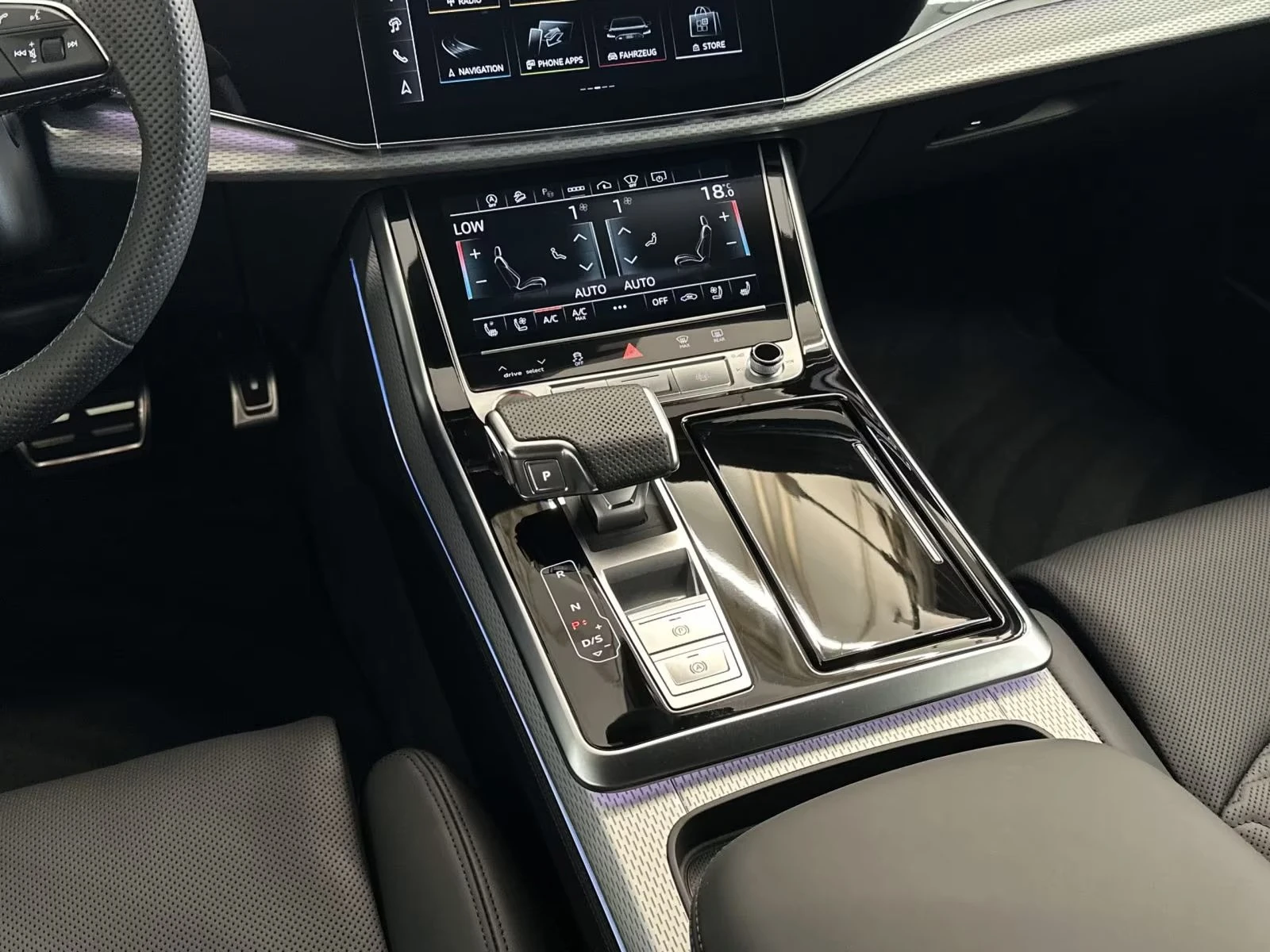 Audi RSQ8 FACELIFT / BLACK OPTIC / MATRIX / HUD / B&O / 360/, снимка 11 - Автомобили и джипове - 56019541