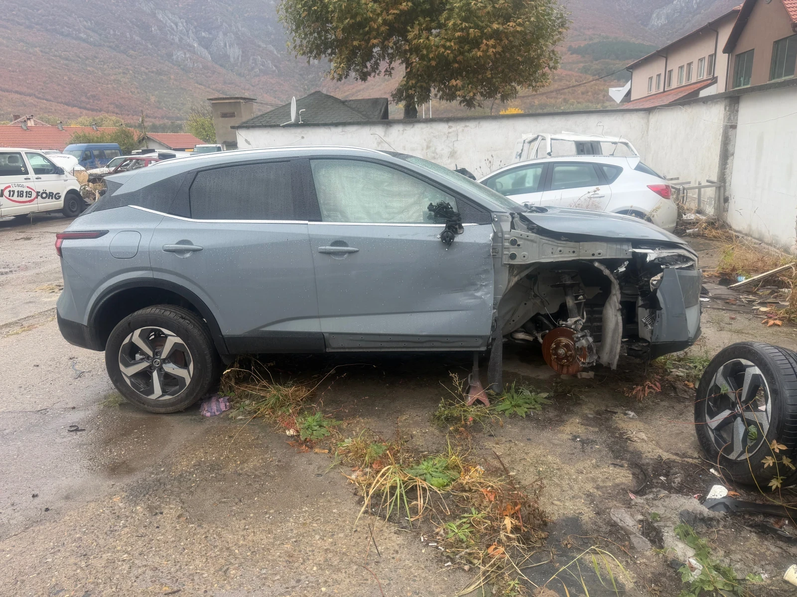 Nissan Qashqai, снимка 6 - Автомобили и джипове - 56483776