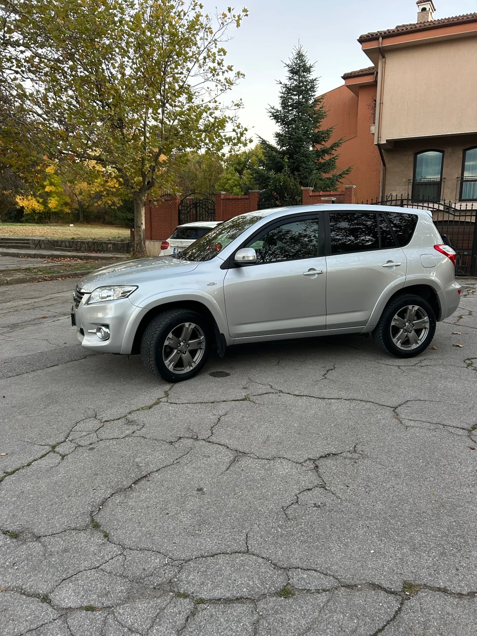 Toyota Rav4, снимка 5 - Автомобили и джипове - 56631708