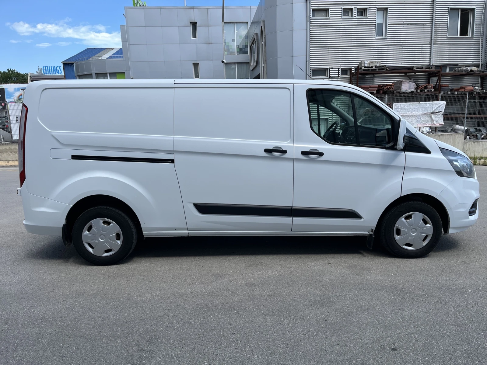 Ford Transit Custom 2.0 TDCI L2H1, снимка 6 - Бусове и автобуси - 54680051