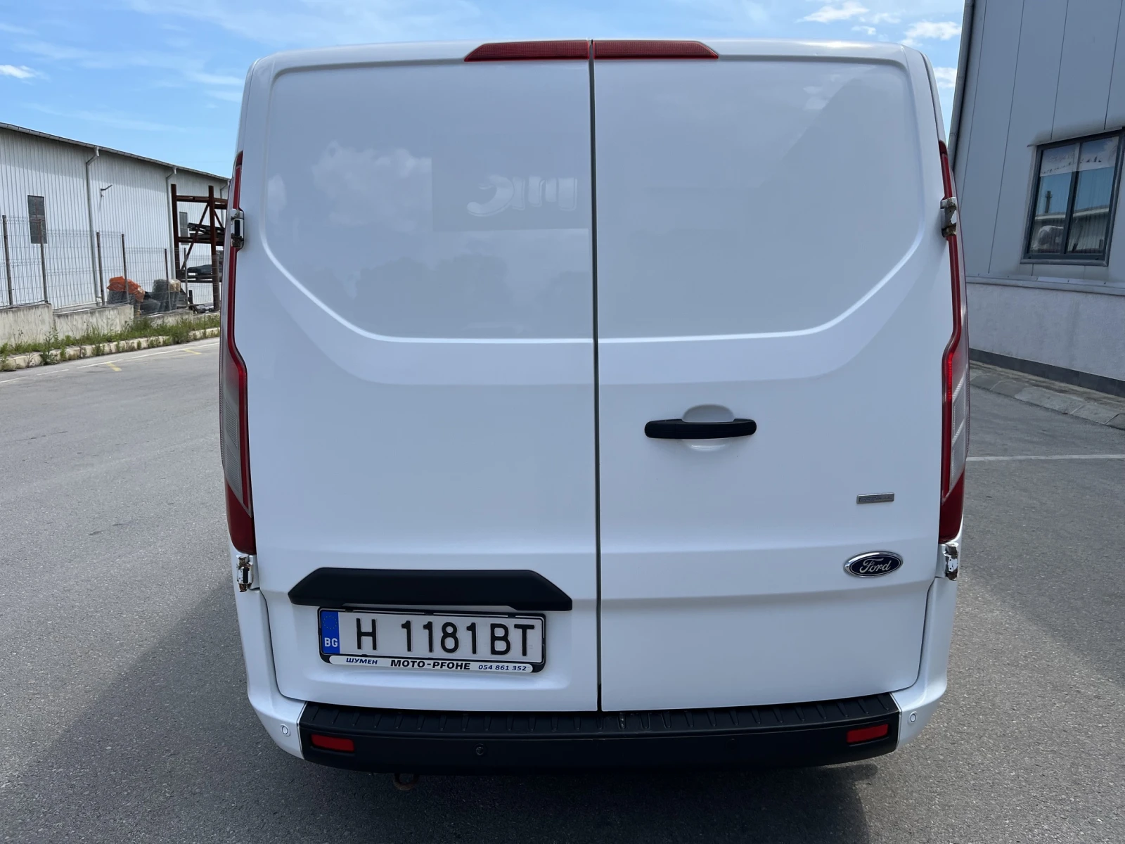 Ford Transit Custom 2.0 TDCI L2H1, снимка 4 - Бусове и автобуси - 54680051