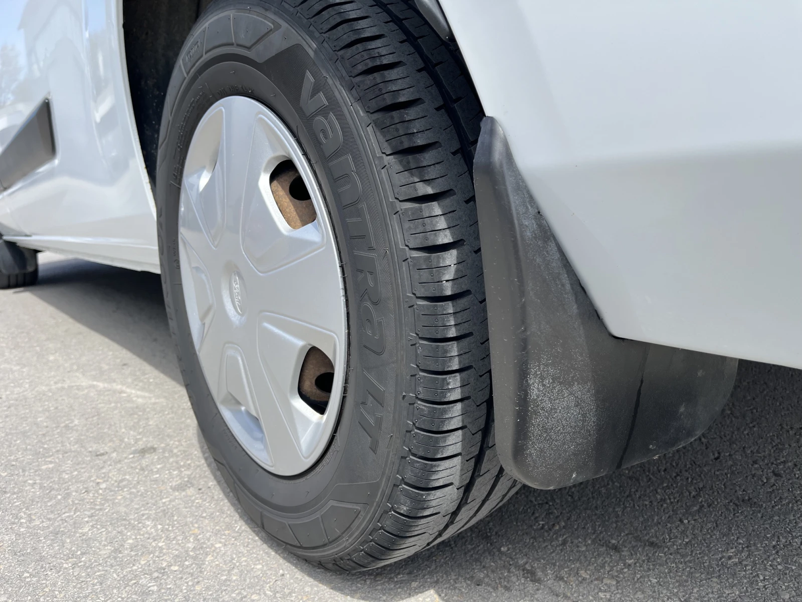 Ford Transit Custom 2.0 TDCI L2H1, снимка 9 - Бусове и автобуси - 54295281