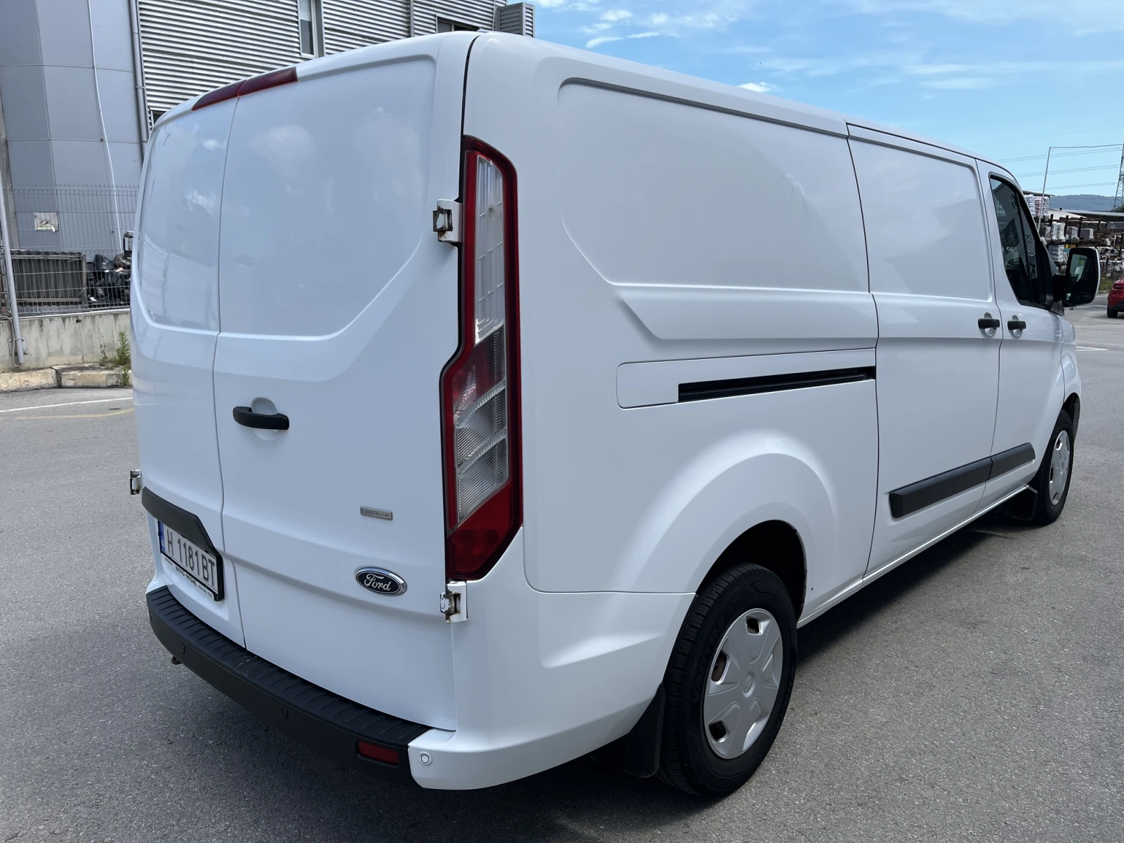 Ford Transit Custom 2.0 TDCI L2H1, снимка 5 - Бусове и автобуси - 54680051