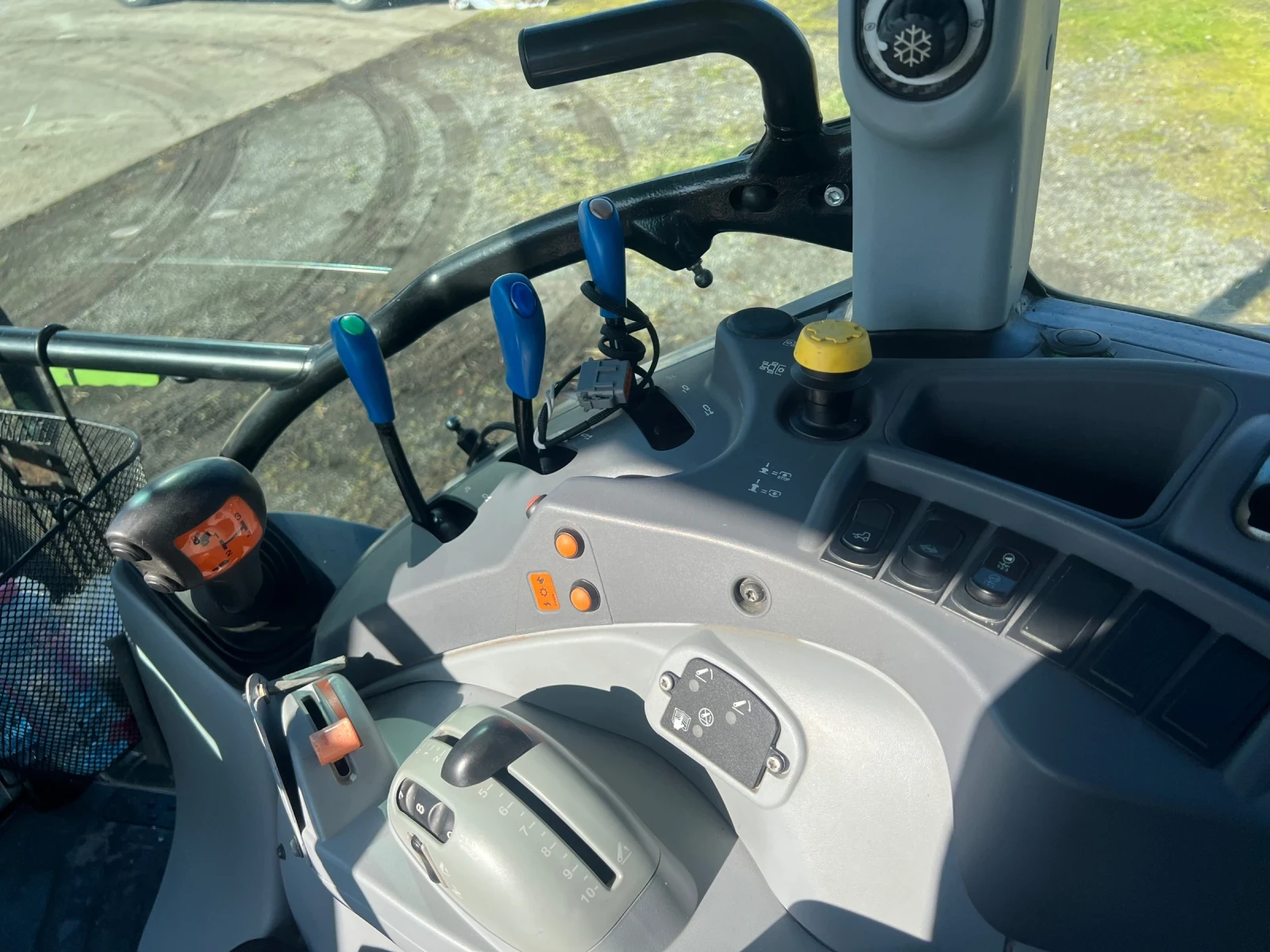Трактор New Holland T5 105, снимка 5 - Селскостопанска техника - 56158533