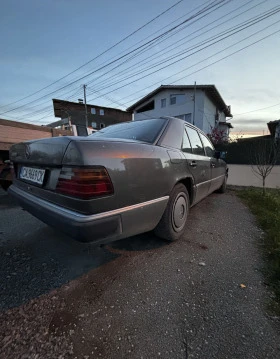 Mercedes-Benz 124, снимка 5