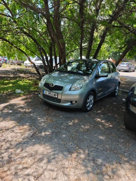 Toyota Yaris 1.3 - изображение 1