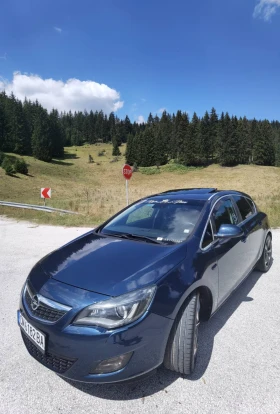 Обява за продажба на Opel Astra J Sport Tourer ~12 500 лв. - изображение 1