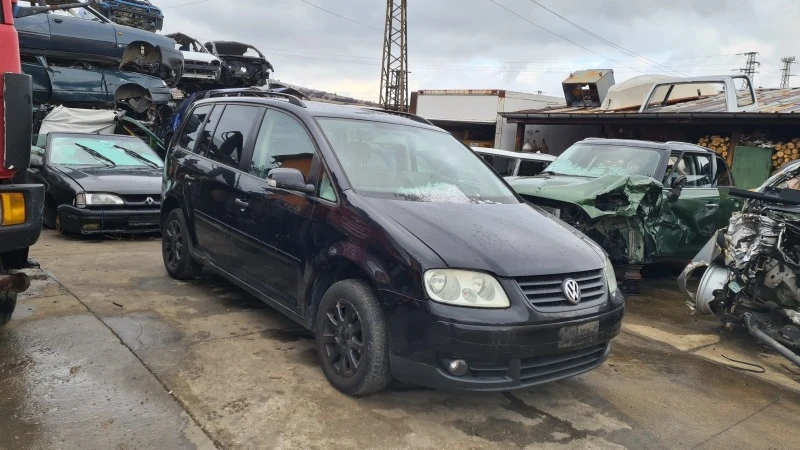 VW Touran 1.9 tdi 6 ск, снимка 1 - Автомобили и джипове - 38826638