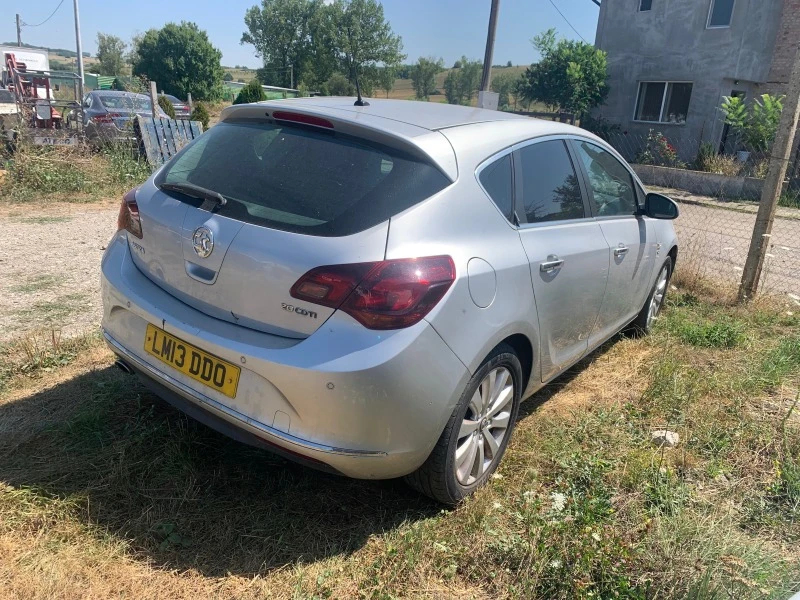 Opel Astra 2.0CDTI, снимка 3 - Автомобили и джипове - 42526355