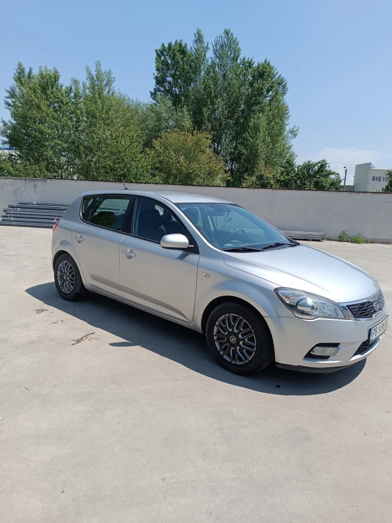 Kia Ceed, снимка 8 - Автомобили и джипове - 47613178