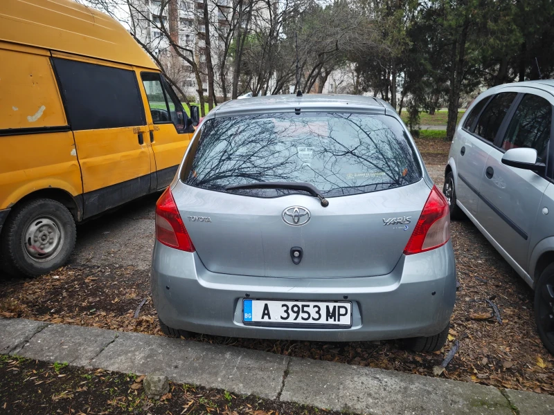 Toyota Yaris 1.3, снимка 3 - Автомобили и джипове - 48563925