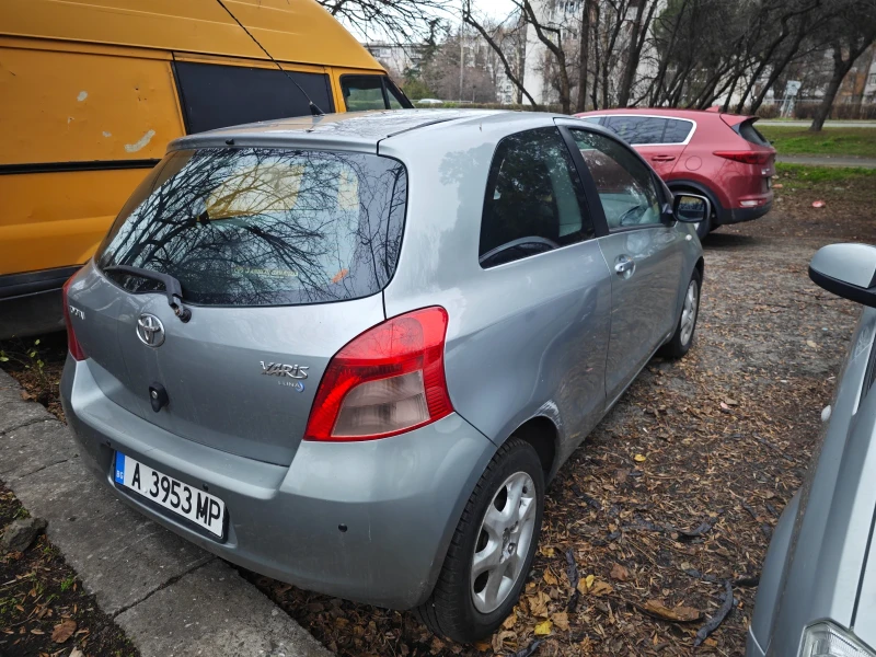 Toyota Yaris 1.3, снимка 4 - Автомобили и джипове - 48563925