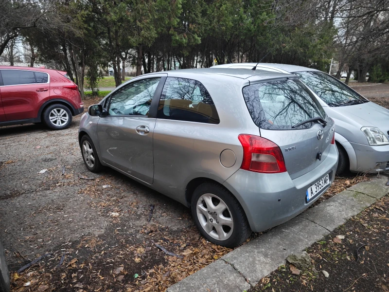 Toyota Yaris 1.3, снимка 2 - Автомобили и джипове - 48563925