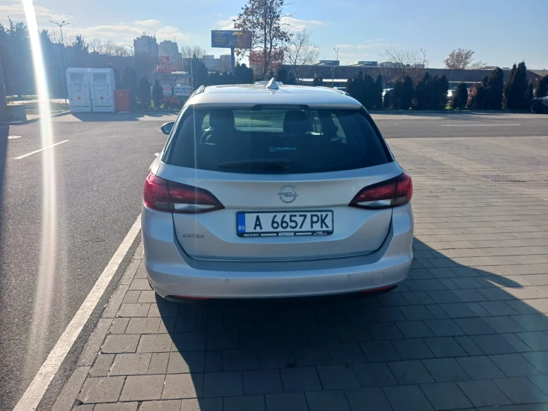 Opel Astra Спорт тоурер, снимка 2 - Автомобили и джипове - 48952453