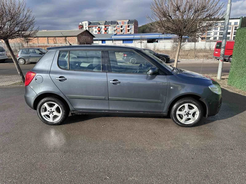 Skoda Fabia, снимка 2 - Автомобили и джипове - 49419438