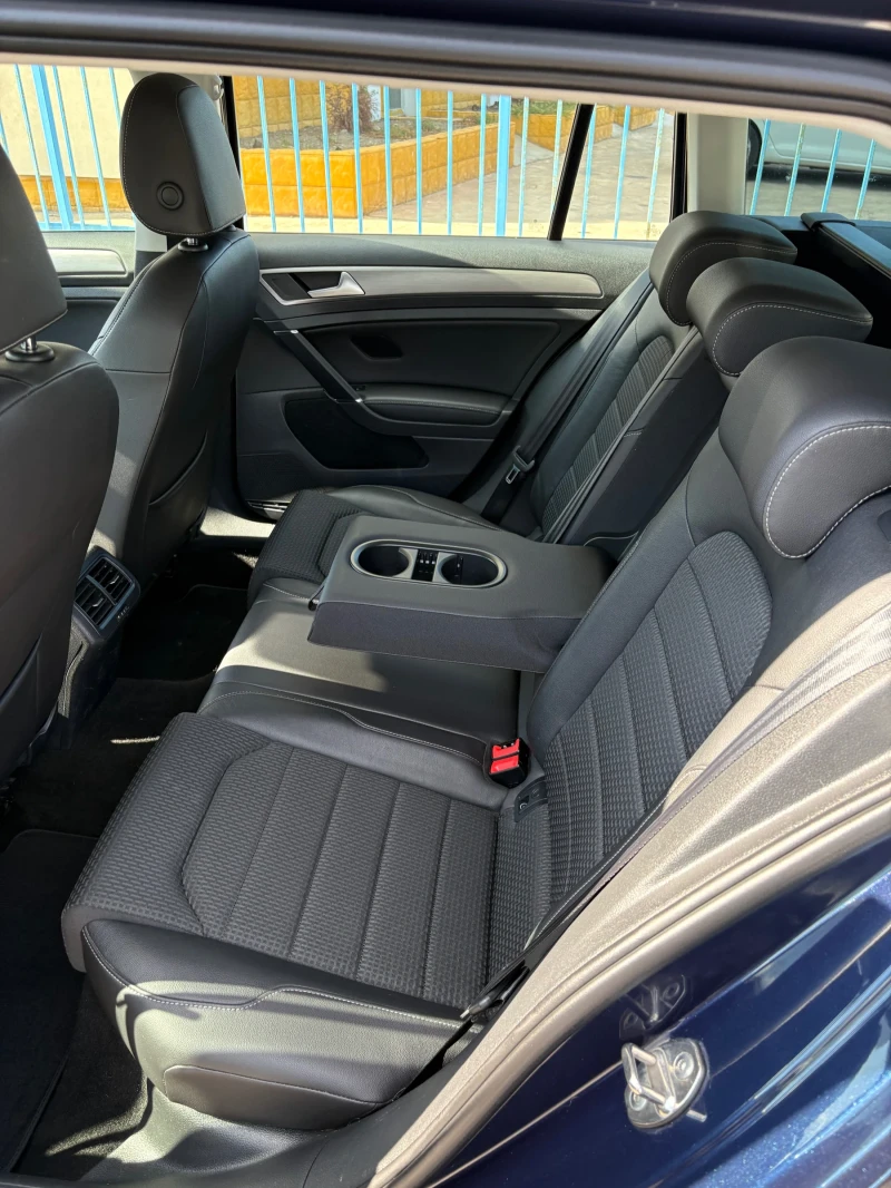 VW Golf Variant 2.0 TDI 150ps, снимка 11 - Автомобили и джипове - 51994310