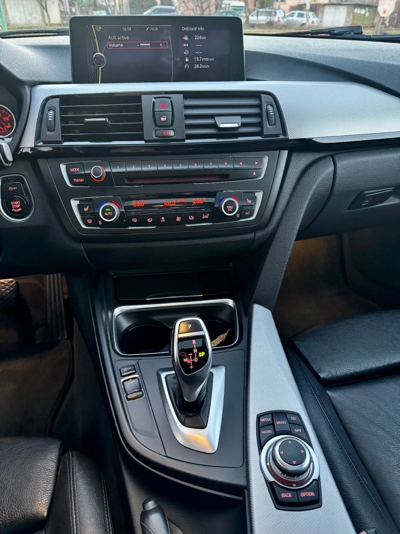 BMW 335 XDrive, снимка 8 - Автомобили и джипове - 52493081