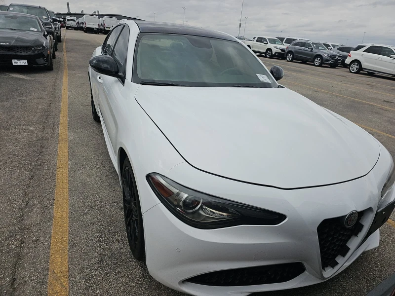 Alfa Romeo Giulia Q4, снимка 2 - Автомобили и джипове - 53332703