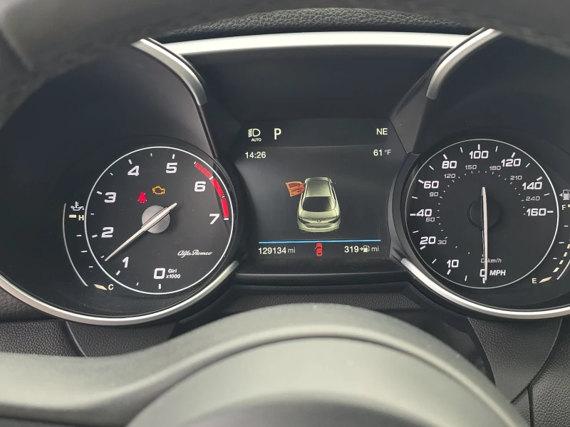 Alfa Romeo Giulia Q4, снимка 12 - Автомобили и джипове - 53332703