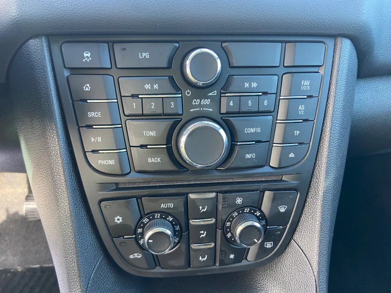 Opel Meriva 1.4i+ ГАЗ-Изключително запазена!, снимка 9 - Автомобили и джипове - 53519015