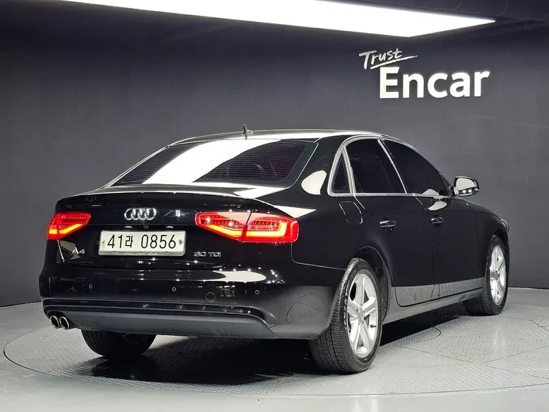 Audi A4 2.0 TDI, снимка 2 - Автомобили и джипове - 54144486